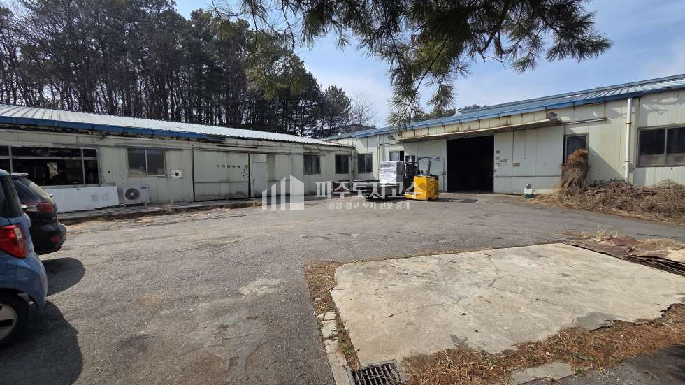 경기 파주시 맥금동 맥금동 공장 190평 전력 190kw 층고6.2 내부사무실 20피트 민원무 월세 매물번호 11074 사진 1