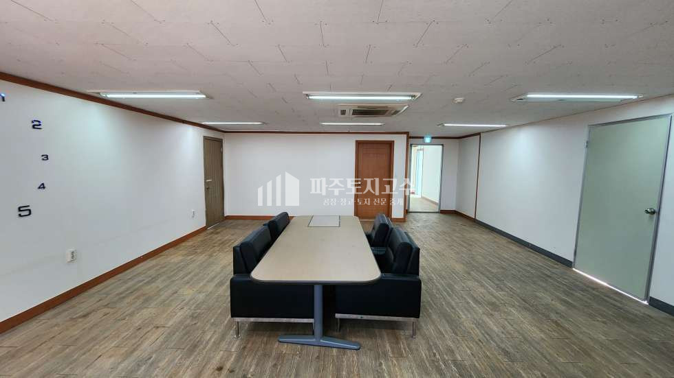 경기 파주시 법원읍 가야리 에이스인쇄공장동 가야리 공장442평+가설150평 전력150kw 태양광103kw 사무실 단독마당 40피트 민원무 매매 매물번호 11188 사진 15