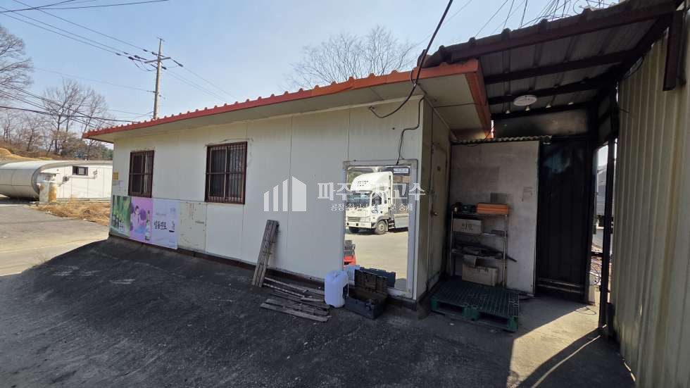 경기 파주시 문산읍 당동리 가,나,다,라동 당동리 공장 406평 전력85kw 층고8.2 40피트 민원무 당동IC 매매 매물번호 11124 사진 13