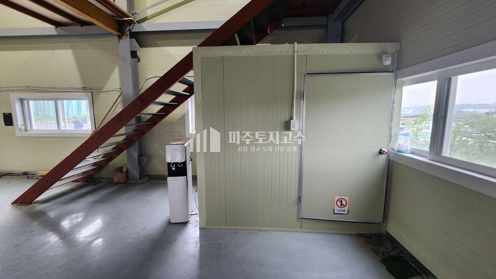 경기 파주시 파주읍 봉암리 봉암리 공장 200평+가설30평 2층사무실 전력65kw 층고8 40피트 단독마당 민원무 매매 매물번호 11006 사진 13