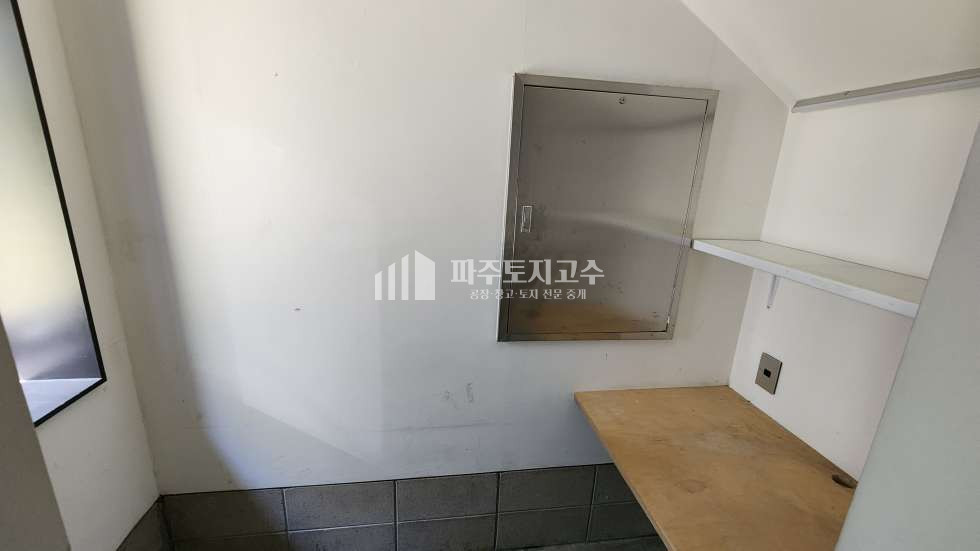 경기 파주시 야동동 야동동 까페분위기 2종제조 100평 하수직관 층고6.5 2층사무실 전력20kw 40피트 민원무 단독마당 매매 매물번호 10912 사진 17