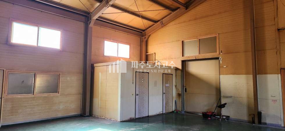 경기 파주시 탄현면 법흥리 가동 법흥리 공장 120평 층고7.2 민원무 40피트 월세 매물번호 10802 사진 6