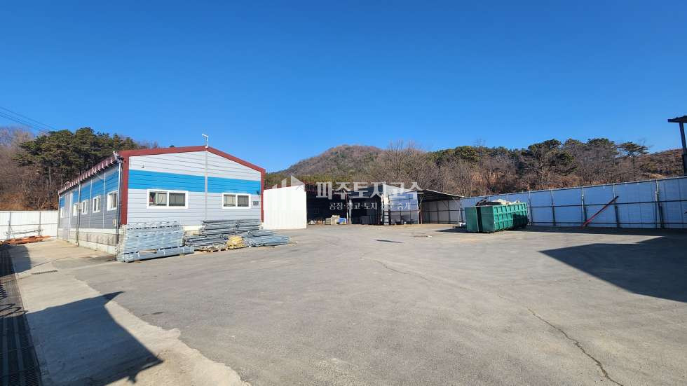 경기 파주시 파주읍 봉암리 봉암리 2종제조 150평 토지808평 매매 전력45kw 층고5 40피트 민원무 매매 매물번호 10633 사진 1