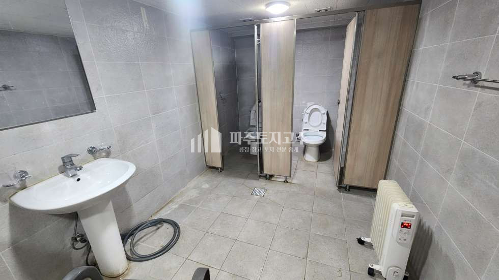 경기 파주시 파주읍 봉암리 봉암리 2종제조 150평 토지808평 매매 전력45kw 층고5 40피트 민원무 매매 매물번호 10633 사진 17