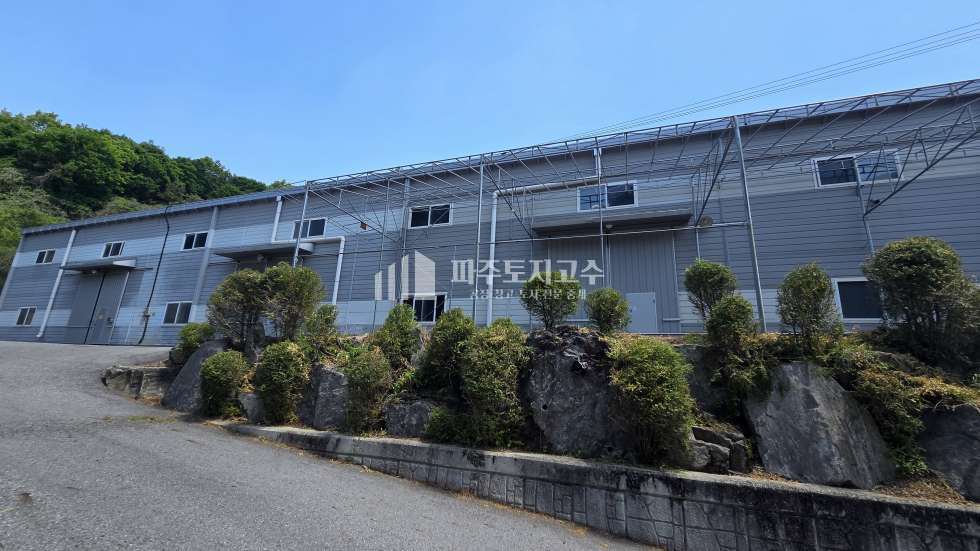 경기 파주시 월롱면 덕은리 3동 덕은리 공장 326평 층고9 내부사무실 40피트 단독마당 민원무 월세 매물번호 11294 사진 6