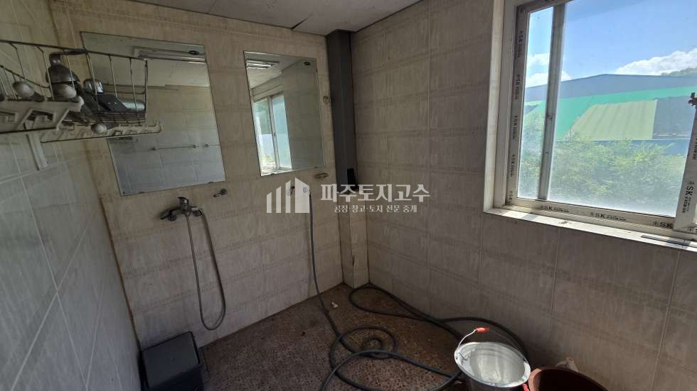 경기 파주시 월롱면 덕은리 3동 덕은리 공장 326평 층고9 내부사무실 40피트 단독마당 민원무 월세 매물번호 11294 사진 19