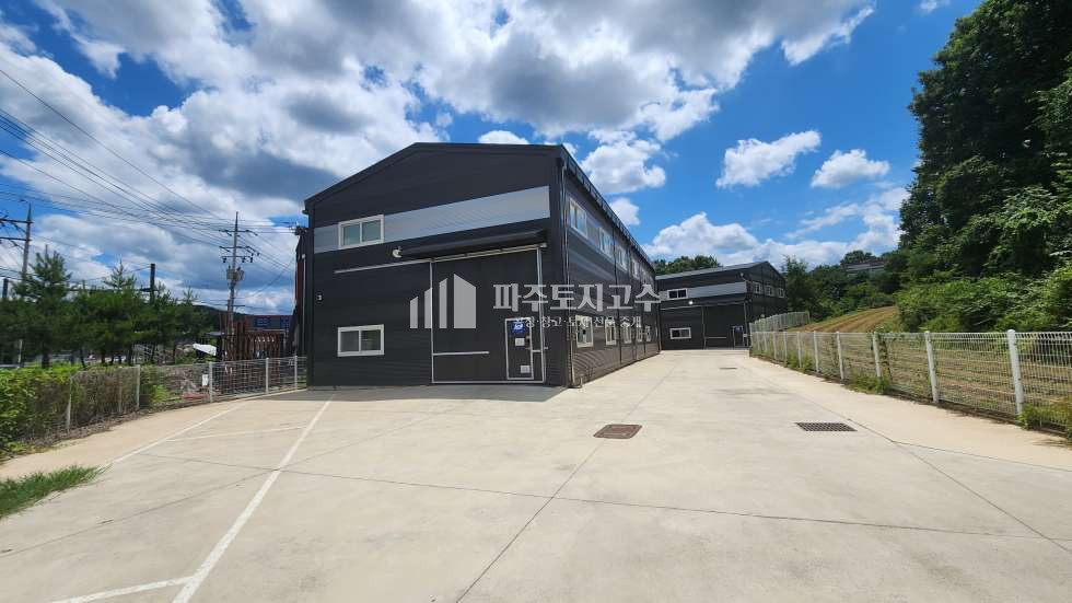 경기 파주시 월롱면 도내리 도내리 2종제조 150평 클린룸 사무실 전력120kw 단독마당 민원무 월세 매물번호 10163 사진 4